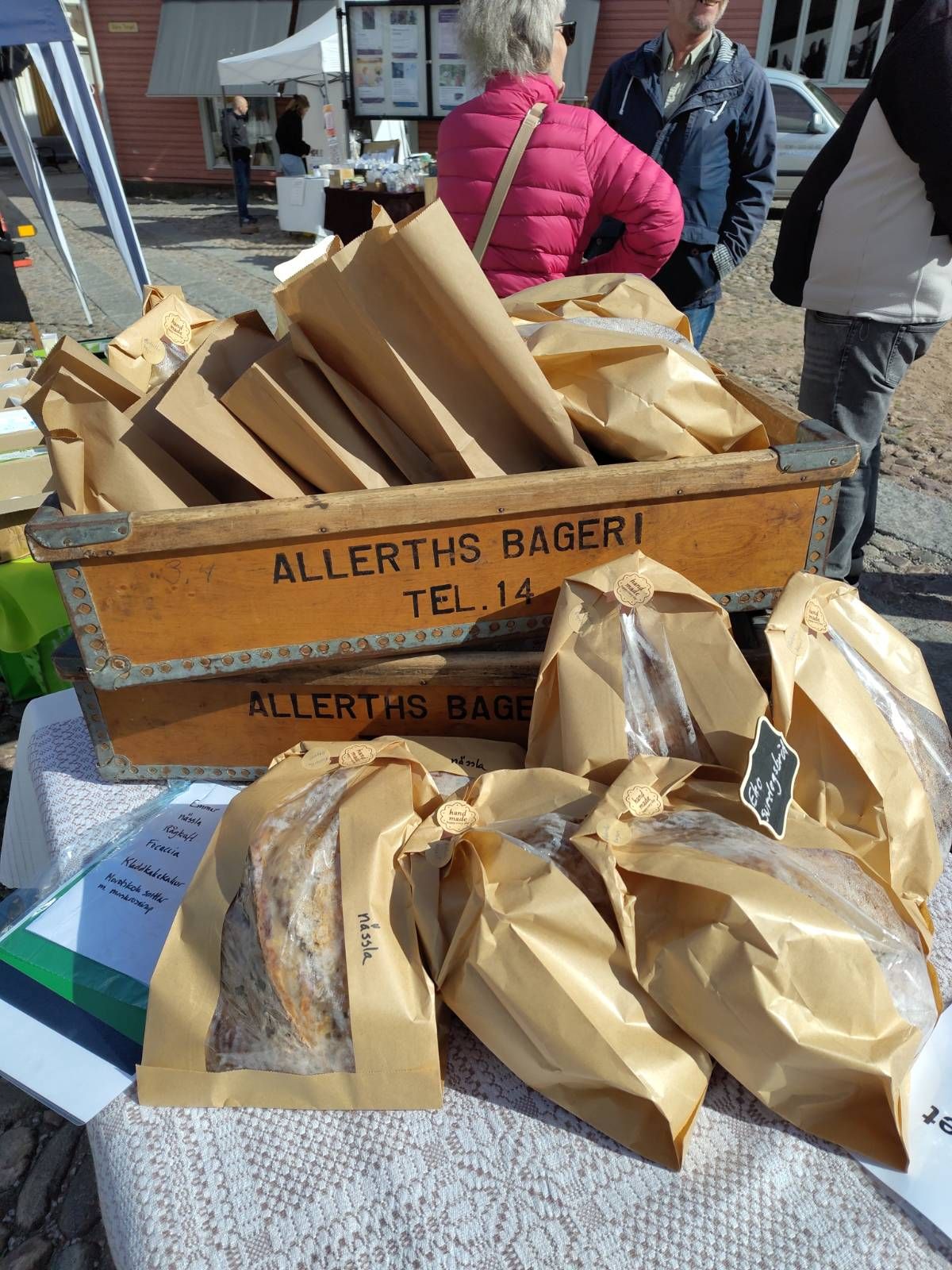 Hantverksbröd till försäljning på marknad